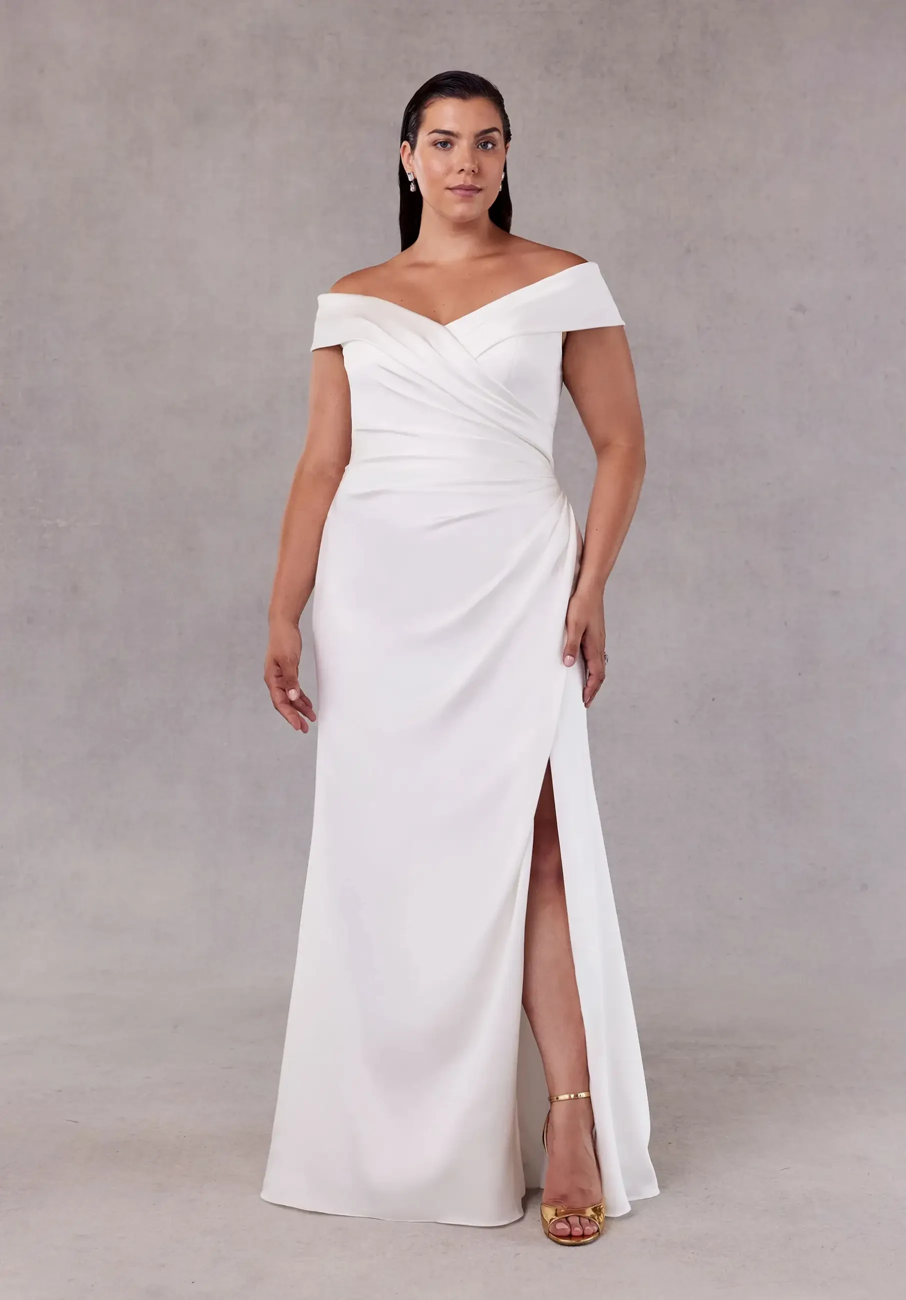 The Best Necklines for Plus-Size Brides Image